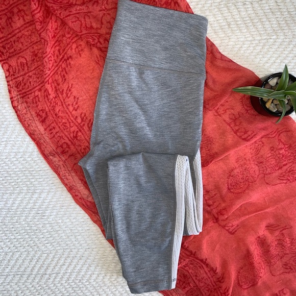 Athleta Chaturanga High Rise Leggings Gray Small - Picture 13 of 13